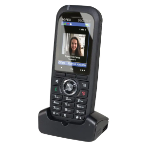 AGFEO DECT 70 IP AGFEO DECT 70 IP schwarz - 6101576 DECT-Handgerät für AGFEO DECT IP-Systeme! Gehäusegummiummantelung (Stossfest 2 Meter Fallhöhe), nur 11,7 cm groß, 2" Farbdisplay, Bluetooth 4.1 (Headsetanbindung), Einsatzbereich -10 bis +55 Grad. Zentrale Notruftaste für individuelle Anwendungen. CLIP Funktion (Name und Nummer), lokales Telefonbuch (249 Kontakte), Zugriff auf zentrales Telefonbuch des DECT IP-Systems, Lauthören, Freisprechen, Vibrationsalarm, Anruflistenfunktion, Headsetbuchse 3,5 mm (optionales Headset-Adapterkabel für DECT IP-Geräte [6101156], als Ersatzteil erhältlich in unserer Service-Abteilung oder im WebShop). Die maximale Anzahl von möglichen DECT IP-Geräten ist abhängig vom verwendeten AGFEO TK-System. CTI-fähig via AGFEO Software. EAN / GTIN: 4021972015768
