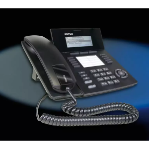 AGFEO ST 53 IP SENSORfon schwarz – 6101571 Für ES- (ab Version 2.2) und HyperVoice Systeme. Bewegliches und beleuchtetes Grafikdisplay (inkl. Darkmode), Steuerkreuz für effektive Bedienung, Annäherungssensor (Display, Tonruf), Soft-Keys, flaches Design und wandmontagefähig ohne zusätzlichen Halter, Aufstellbügel für 2 untersch. Neigungswinkel, 10 Funktionstasten mit 20 Funktionen bei doppelter Belegung und Status LED für die erste Ebene, Busylight (2farbig), individualisierbare Klingelmelodien via WEB Frontend. Anschlussmöglichkeit von schnurgeb. Headsets, DHSG Varianten oder BT-Headsets via optionalem BT-Modul 50. Vollumfängliche CTI Steuerung via TAPI und AGFEO Dashboard PC-Client. Anbindung via LAN. Für PoE Betrieb (Power over Ethernet) geeignet bzw. separates Netzteil (6100826) erforderlich! EAN / GTIN: 4021972015713