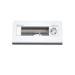 Kindermann CablePort desk² 80 Tischanschlussfeld 4-fach Alu 1x Strom 3x Leer 7430000251 Das Kindermann CablePort desk² 80 Tischanschlussfeld bietet mit 1x Schutzkontakt-Steckdose und 3x Leerfeldern eine individuell anpassbare Lösung für die Strom- und Datenversorgung an Arbeitsplätzen. Die modularen Leerfelder ermöglichen eine flexible Erweiterung mit passenden Anschlüssen. 1x Schutzkontakt-Steckdose – zuverlässige Stromversorgung für Bürogeräte. 3x Leerfelder – flexibel erweiterbar für individuelle Anschlussmöglichkeiten. Platzsparende & dezente Integration – sorgt für eine aufgeräumte Tischoberfläche. Einfache & flexible Montage – ideal für Schreibtische, Konferenztische & Home-Offices. 4-fach Gehäuse Aluminium eloxiert 1 x Strom, Netzzuleitung GST18, 1 m, 3x Leerfelder Platz für 6 Halbblenden oder 3 Vollblenden 241 x 101 x 124 mm Ob in Büros, Konferenzräumen oder Home-Offices – das Kindermann CablePort desk² 80 sorgt für eine strukturierte, moderne und effiziente Arbeitsumgebung.