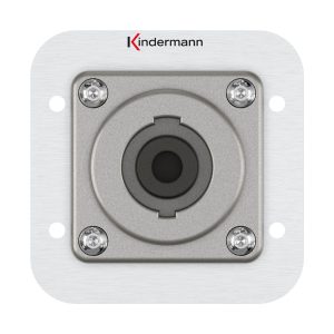 Kindermann Konnect 54 alu Anschlussblende - Speakon Vollblende 7441000413 Erzielen Sie herausragende Audioqualität mit der Kindermann Konnect 54 Alu – Speakon Anschlussblende. Diese hochwertige Speakon-Verbindungslösung sorgt für eine stabile, sichere und verlustfreie Signalübertragung in professionellen Audioumgebungen. Mit ihrem robusten Aluminiumgehäuse und der präzisen Verarbeitung bietet die Anschlussblende eine langlebige und leistungsstarke Lösung für Ihre Audioanschlüsse. Ideal für PA-Systeme, Lautsprecherinstallationen und vieles mehr. Vollblende Größe 54 x 54 mm Mindesteinbautiefe 40 mm Anschlussblende mit Neutrik Einbaubuchse und Lötanschluss Speakon 4-polig Aluminium exoliert