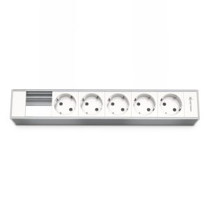 Kindermann Modulträger 6-fach, 5x Strom 7449000305 Kindermann Modulträger 6-fach - Flexibilität und Effizienz für Ihr Heim und Büro. Maximieren Sie die Funktionalität und Sicherheit Ihrer Stromversorgung mit dem Kindermann Modulträger. Dieser hochwertige Modulträger ist die ideale Lösung für eine zuverlässige Stromverteilung in Ihrem Zuhause oder am Arbeitsplatz. Farbe: Aluminium natur, eloxiert bestückt mit 5 x Strom Bietet Platz für 2 Halbblenden oder 1 Vollblenden der Konnect flex 45 click Serie Netzzuleitung GST18 Länge ca. 30 cm Sichern Sie sich Ihre Lösung für eine zuverlässige und flexible Stromversorgung!