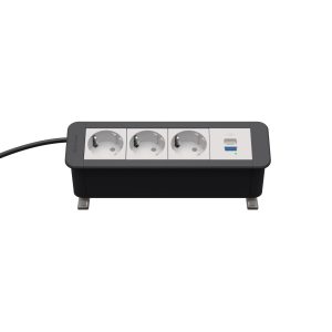 Kindermann CablePort Office desk Tischanschlussfeld 4-fach 3 x Strom, 1 x USB A/C schiefergrau 7550000223 Das Kindermann CablePort Office Desk 4-fach vereint leistungsstarke Strom- und Ladefunktionen mit einem modernen, schiefergrauen Design. Mit 3 x Stromanschlüssen und 1 x USB A/C-Port bietet es eine flexible und effiziente Energieversorgung für Laptops, Monitore, Smartphones und andere Geräte. Ideal für Büros, Konferenzräume und Home-Office-Setups, sorgt dieses Tischanschlussfeld für Ordnung, Komfort und eine aufgeräumte Arbeitsumgebung. 4-fach Kunststoffgehäuse bestückt mit 3 Schuko Steckdosen und einem Doppel- USB-Charger mit integriertem Netzteil, je 1 USB-A und 1 USB-C Anschluss mit bis zu 21 Watt Gesamtleistung. Netzzuleitung mit GST18 Stecker, ca. 1 m lang. Tischklemme geeignet für Plattenstärken von 21-40 mm. Profilfarbe: ähnlich schiefergrau, RAL7015, Steckdosen weiß, RAL9003. Ladeprofil USB-A / USB-C: 5V / 2,1 A (max.) Ladeprofil kombiniert A + C: 2x 5V / 2,1 A (max.) Außenmaß: 220 x 67 x 77 mm Perfekte Strom- & Ladeeinheit für effiziente Workspaces Ob im Büro, Besprechungsraum oder Home-Office – das Kindermann CablePort Office Desk Tischanschlussfeld bietet eine moderne, leistungsstarke und stilvolle Lösung für eine optimale Stromversorgung.