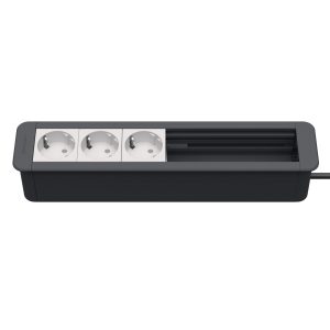 Kindermann CablePort Office Frame 6-fach – Optimales Kabelmanagement für Ihr Büro 7551000303 Maximieren Sie die Effizienz und Flexibilität in Ihrem Büro mit dem Kindermann CablePort Office Frame. Dieses innovative Kabelmanagement-System bietet drei Stromanschlüsse und drei Leerfelder zur individuellen Erweiterung, sodass Sie Ihre Büroverkabelung perfekt an Ihre Bedürfnisse anpassen können. 3x Strom und 3x Leerfeld Die Leerfelder können mit 6 Halbblenden oder 3 Vollblenden aus der Konnect flex 45 click Reihe (Zubehör) bestückt werden Profilfarbe: ähnlich schiefergrau, RAL7015, Steckdosen weiß, RAL9003 Netzzuleitung mit GST18 Stecker, ca. 1 m lang Einbautiefe ca. 64 mm abzgl. 0 - 40 mm Außenmaß: 310 x 67 x 60 mm