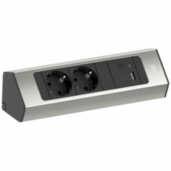 Kompakte Steckdoseneinheit mit USB-Charger im Gehäuse aus Aluminium in Edelstahl-Optik – funktional, stilvoll und platzsparend.